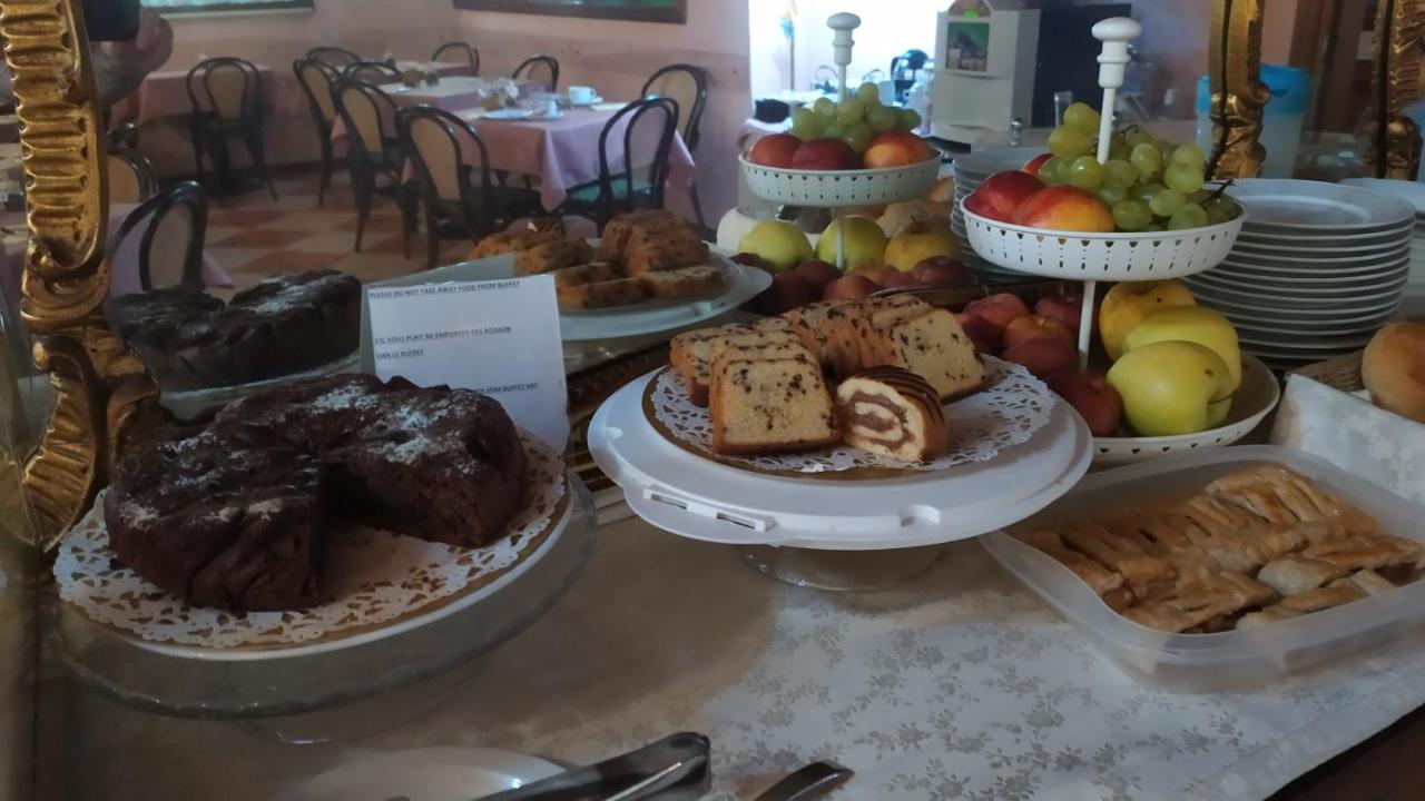 Hotel Antico Moro photo