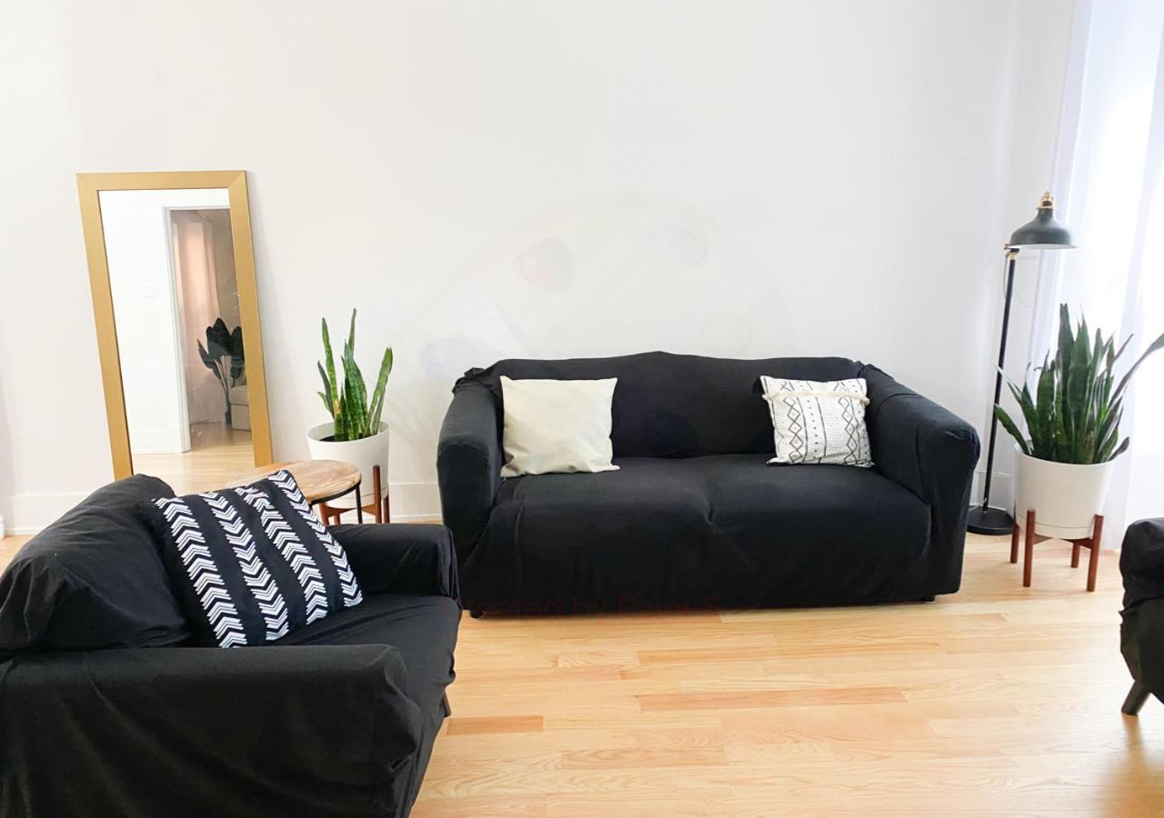 {{ hotelInfo.altText }}