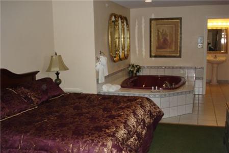 Colonie inn and Suites — photo 14