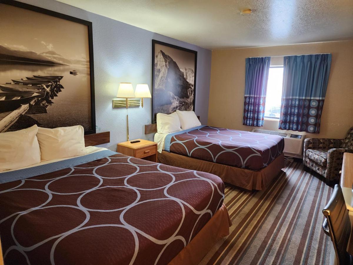 Grizzly Inn Motel — photo 24