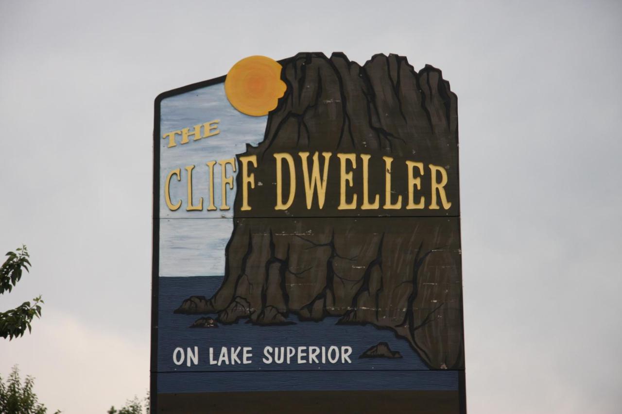 Cliff Dweller on Lake Superior — photo 9