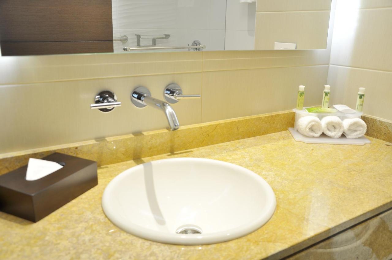 Holiday Inn Express & Suites Bogota Zona Financiera, an IHG Hotel photo