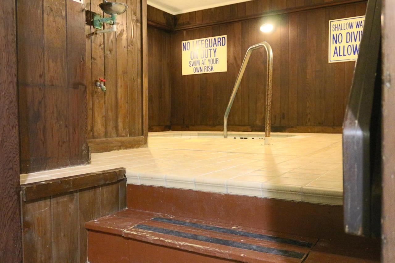 Schooner Beach & Racquet Club — photo 3