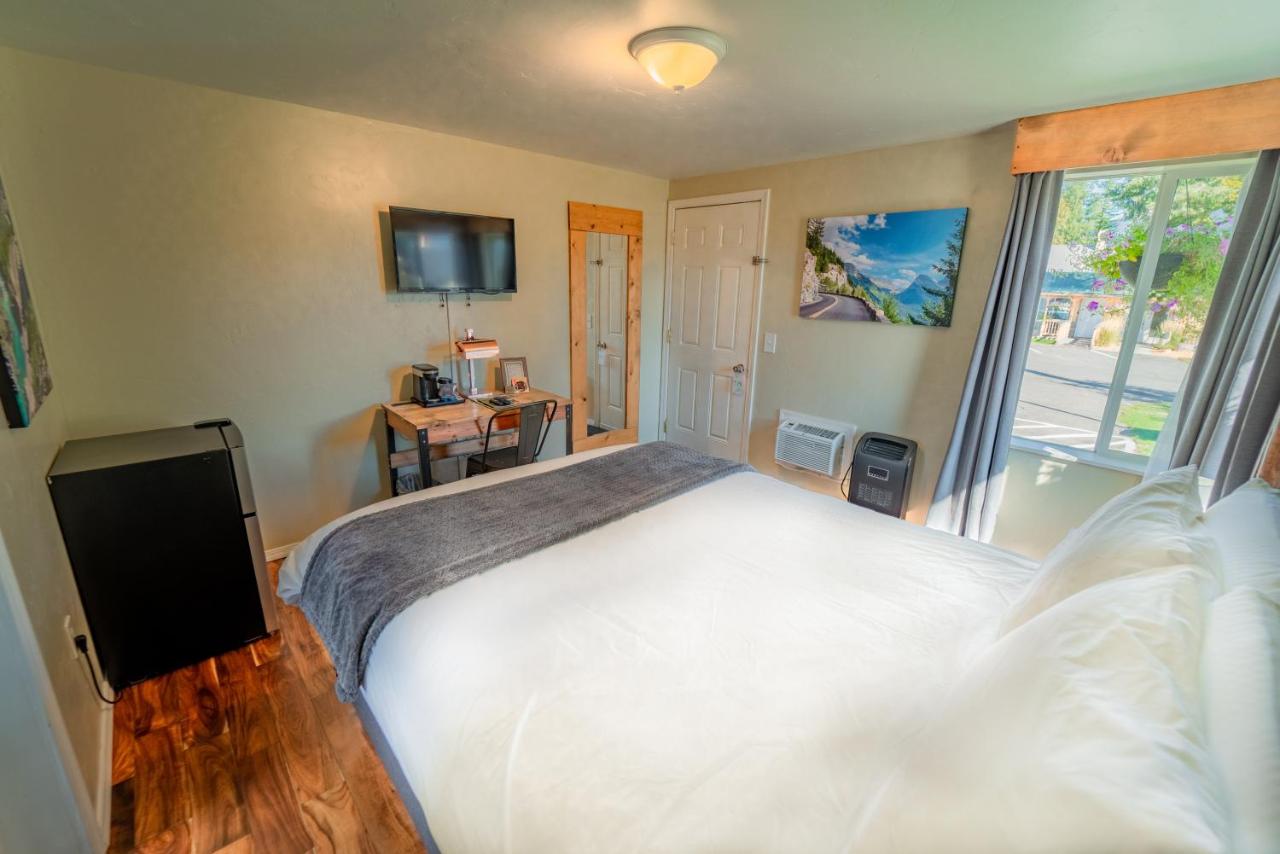 Evergreen Motel — photo 12