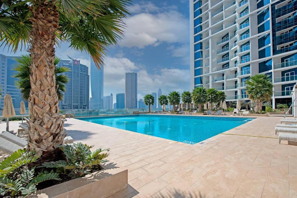 Spectacular Burj Khalifa view service apartment - 4