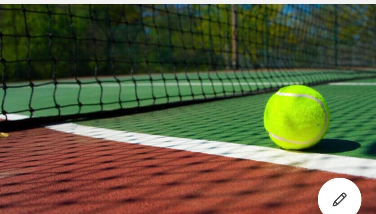 Tennis court: Caesarea Inn