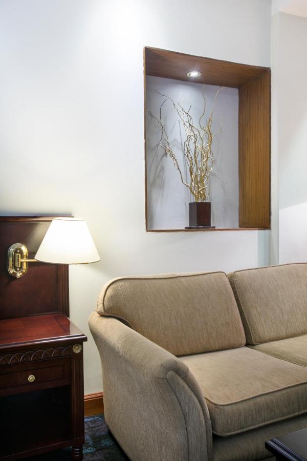 Hotel Sarina photo