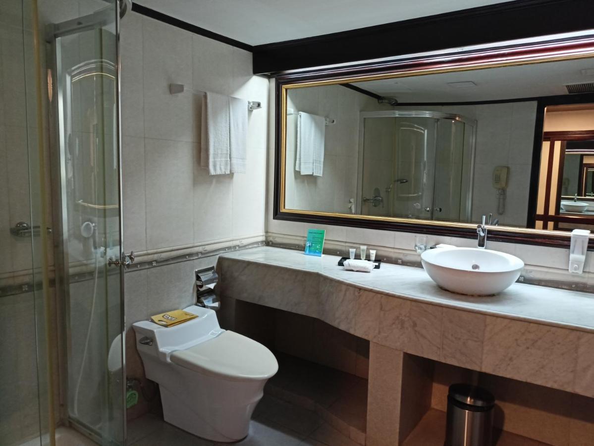 Hotel Sarina photo