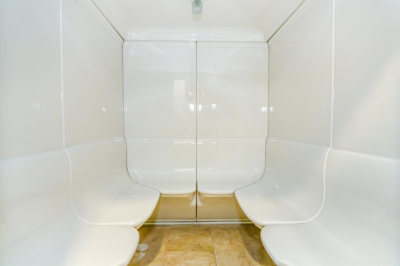 Baku Deniz Mall family hotel apartment photo