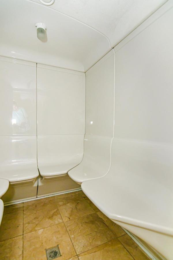 Baku Deniz Mall family hotel apartment photo
