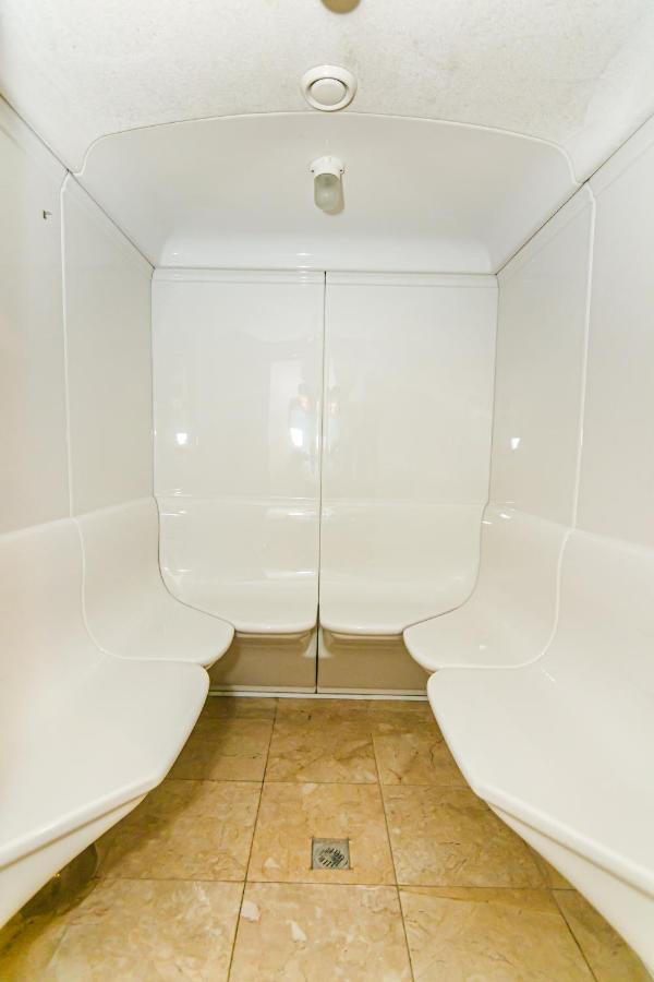 Baku Deniz Mall family hotel apartment photo