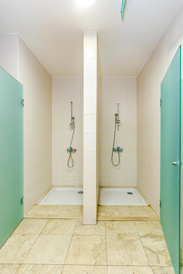 Baku Deniz Mall family hotel apartment photo