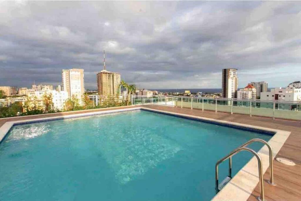 MODERN 2 BED ROOF TOP POOL OPEN WAS $105 NOW $85