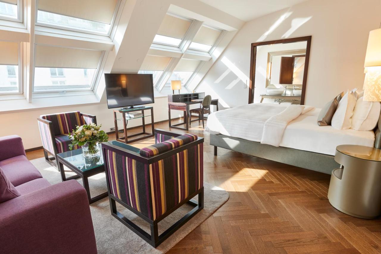 Steigenberger Hotel Herrenhof photo