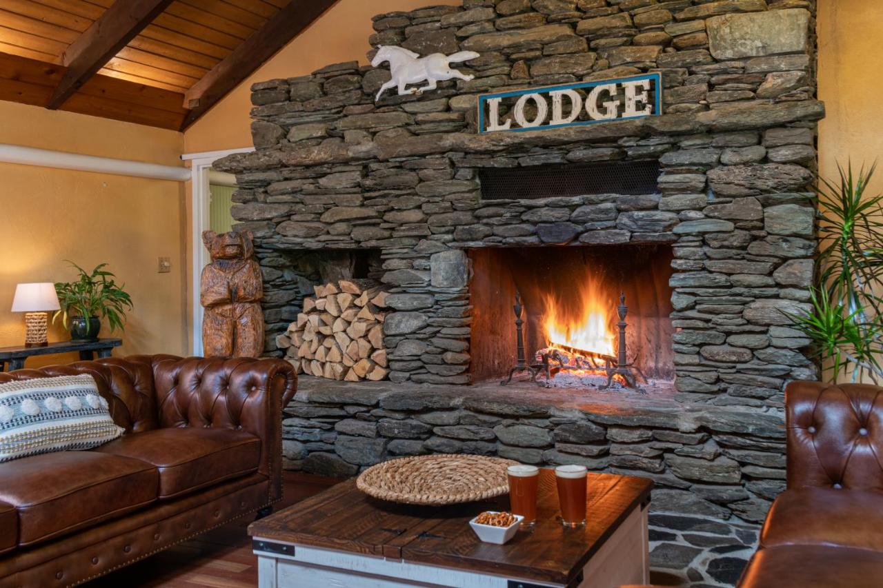 White Horse Lodge — photo 1