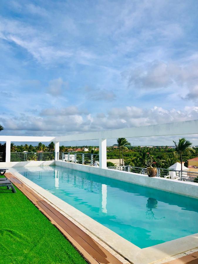 Rooftop swimming pool: Rooftop Pool Suites Sol Caribe close to the beach
