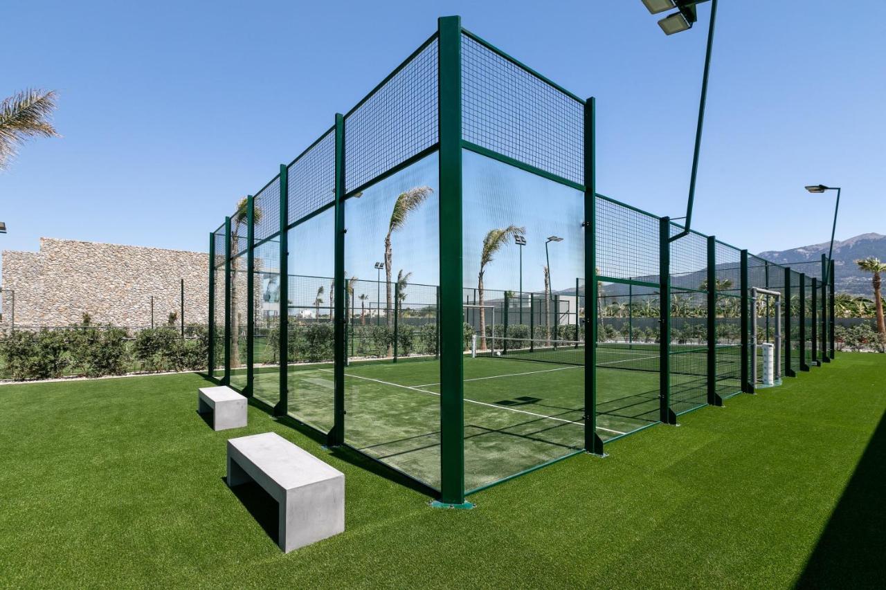 Tennis court: Utopia Blu Hotel