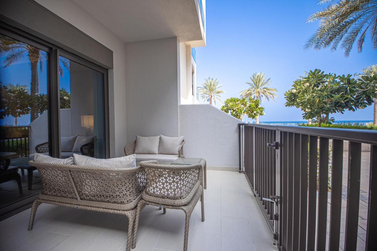 Beach: Luxurious 3 bedroom apartment with beach and pool access