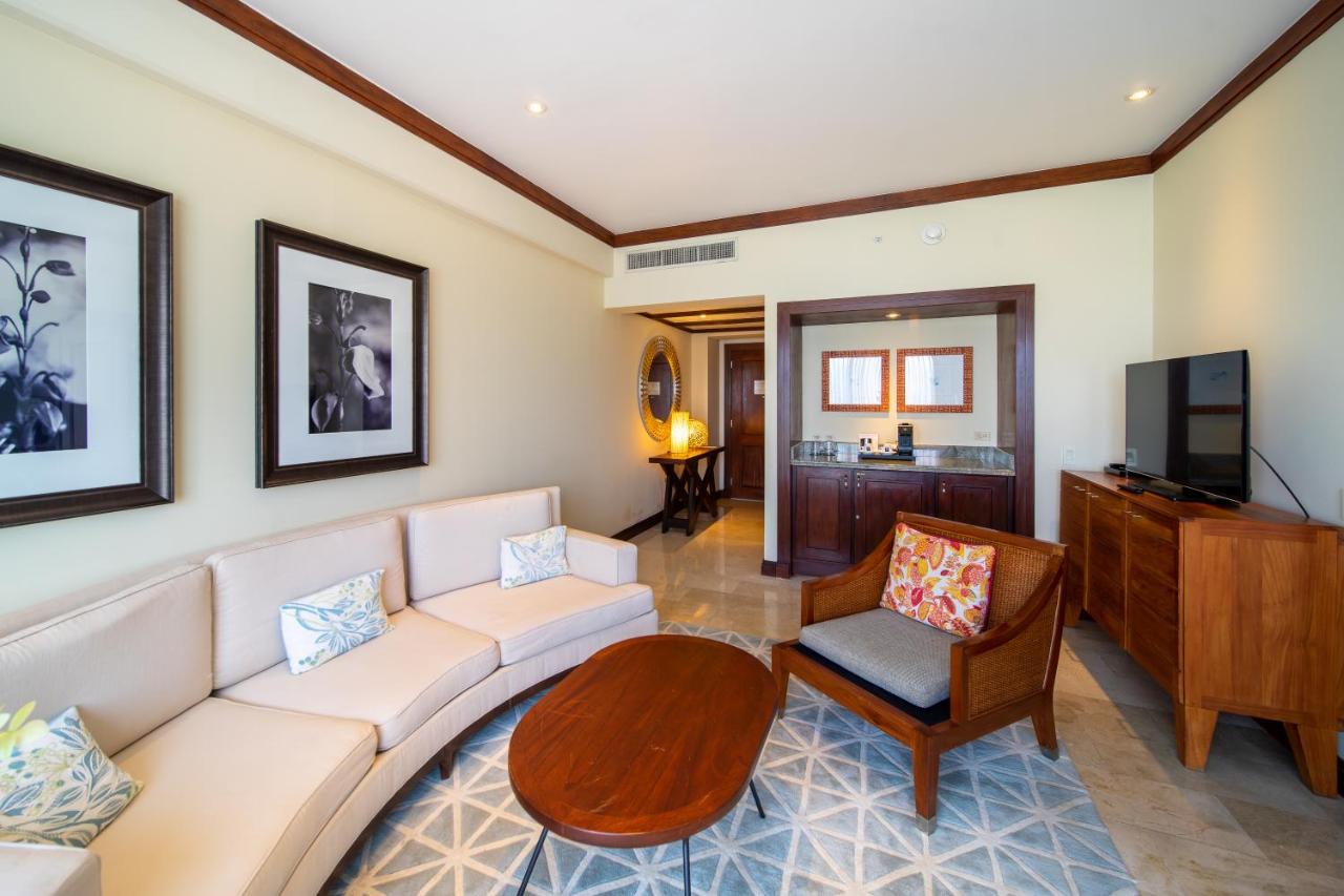 Real InterContinental at Multiplaza Mall, an IHG Hotel photo