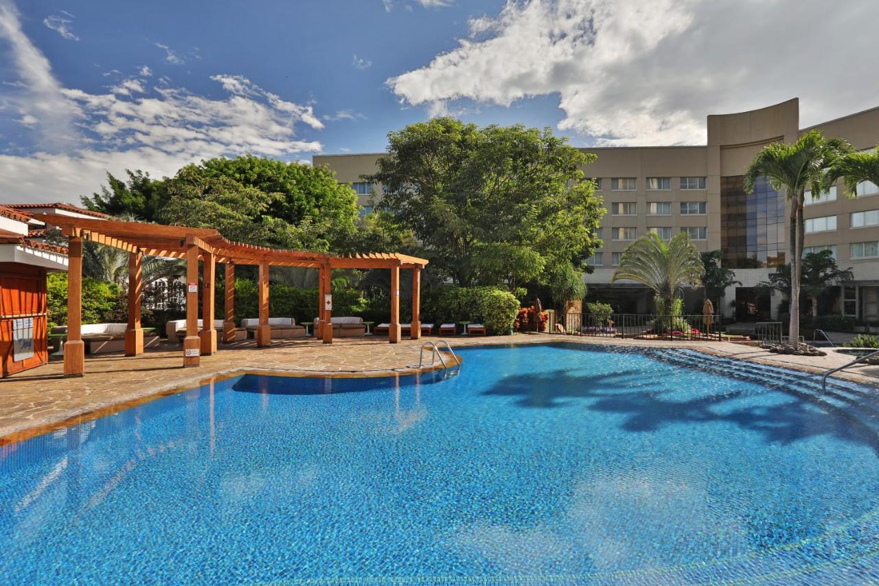 Real InterContinental at Multiplaza Mall, an IHG Hotel photo