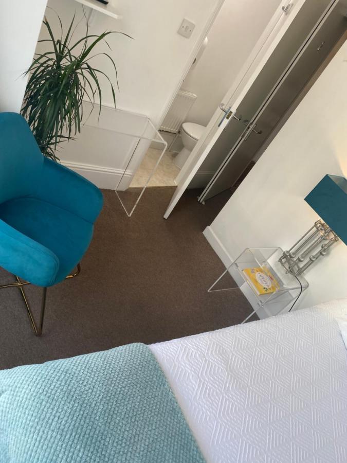 A & B Guest House Cambridge Ltd - 4