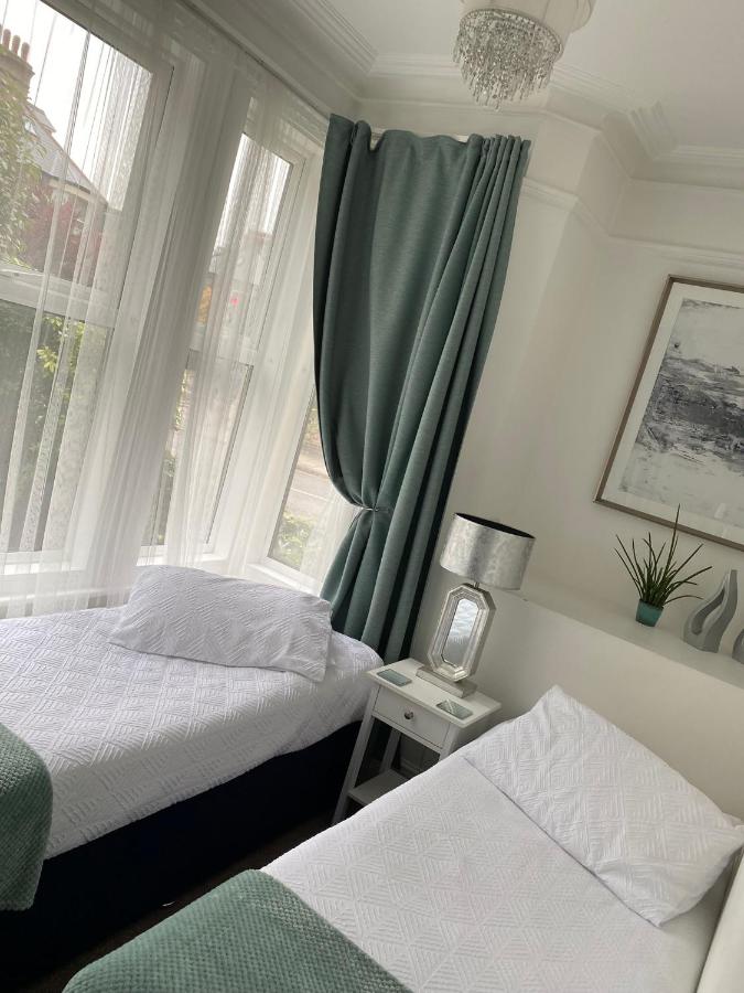A & B Guest House Cambridge Ltd - 5