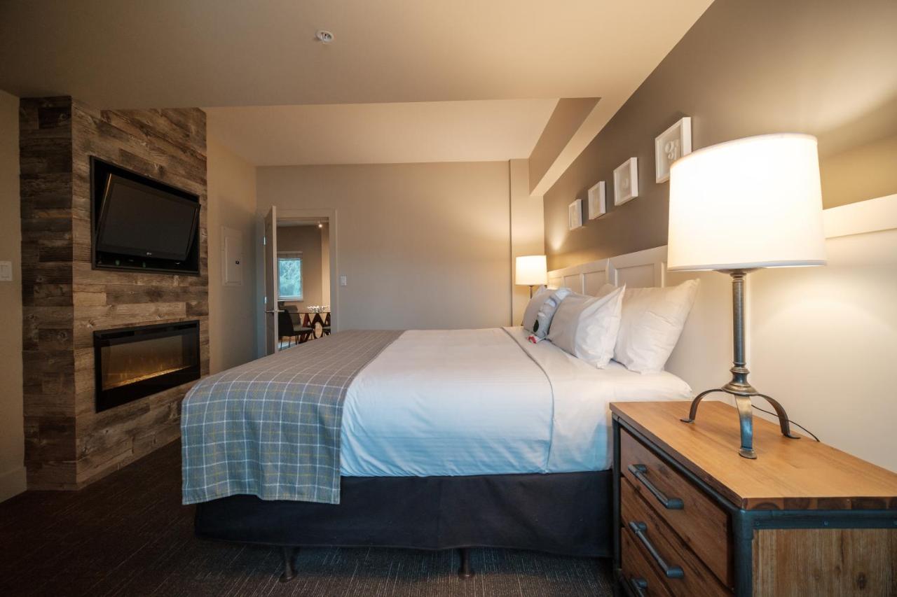 Summit Lodge Boutique Hotel Whistler photo