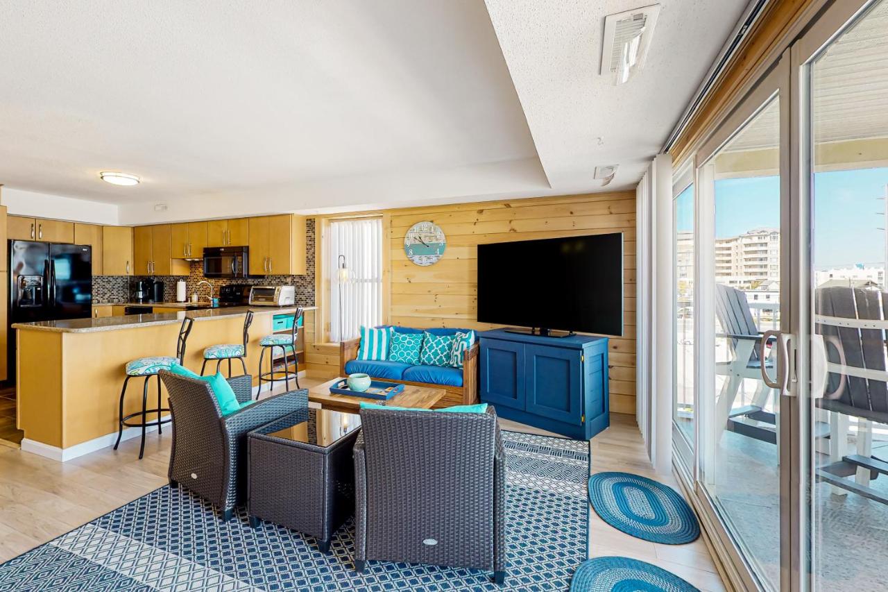 Image: Summer Sands at 80 East