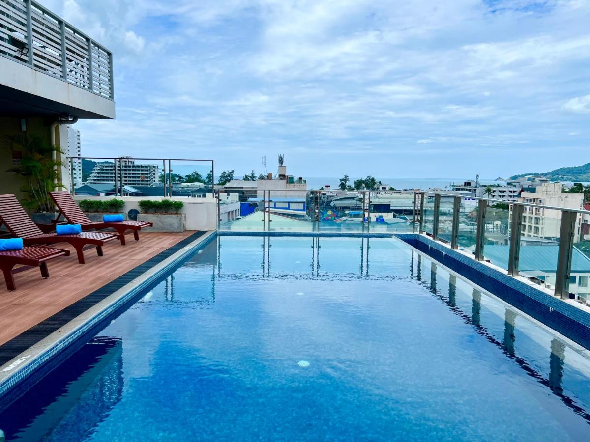 Rooftop swimming pool: Centro One Patong
