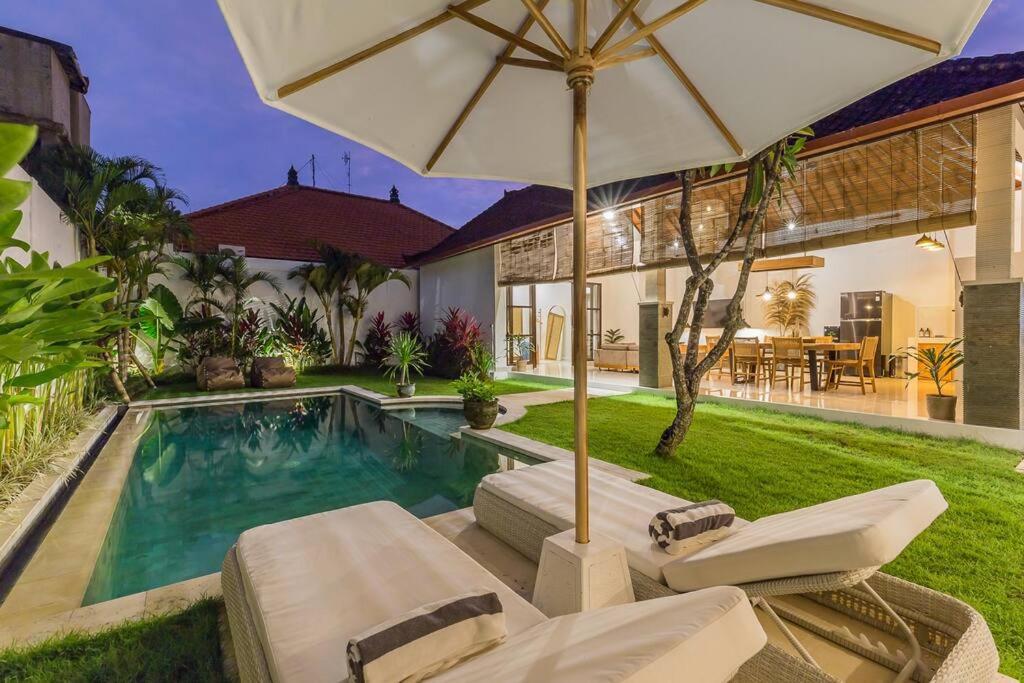 Charming 3 Bedrooms Villa Beach Walking Distance