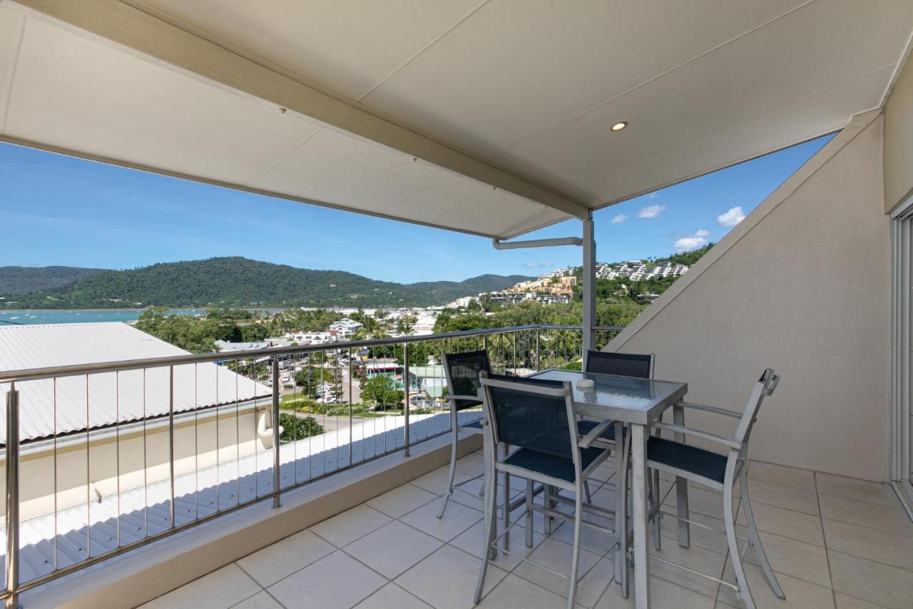 Beach: Waterview Airlie Beach