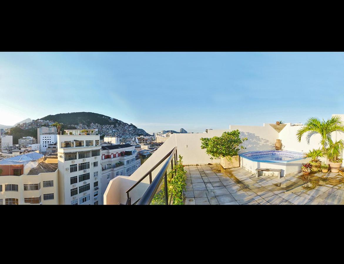 Rooftop swimming pool: Ipanema's Beautiful Penthouse
