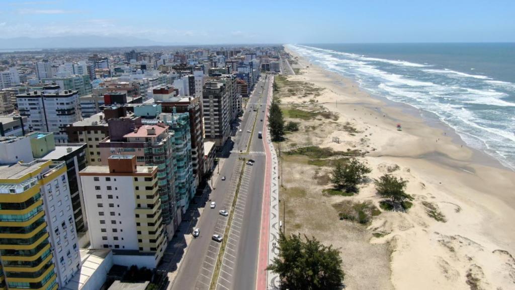 Beach: Hotel Serramar