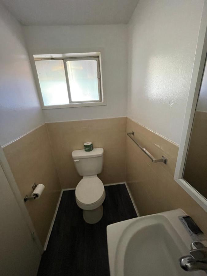 Sherwood Arms Motel — photo 14
