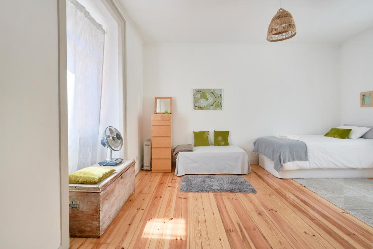 Sunny Apartment with balcony!