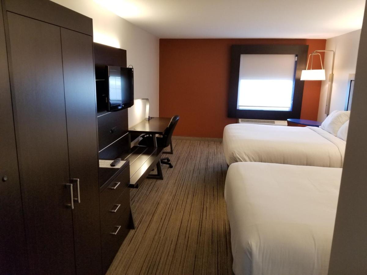 Birch Run/Frankenmuth Hotel — photo 19