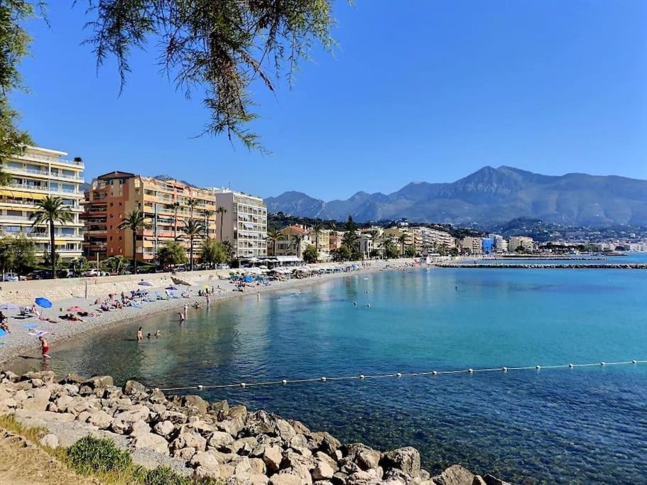 Beach: Superbe appartement à 20 mètres de la Mer / RCM