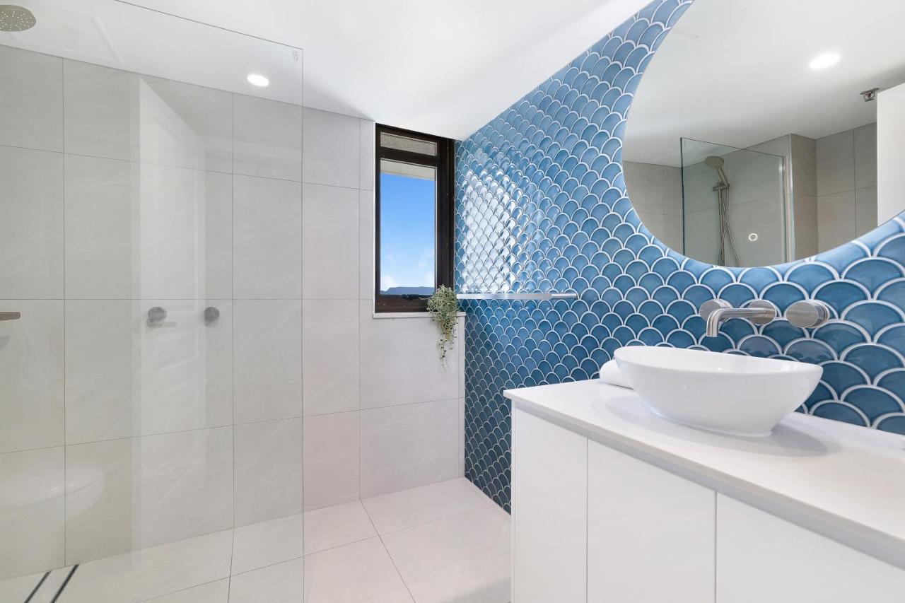 Surfers Century Oceanside Apartments photo