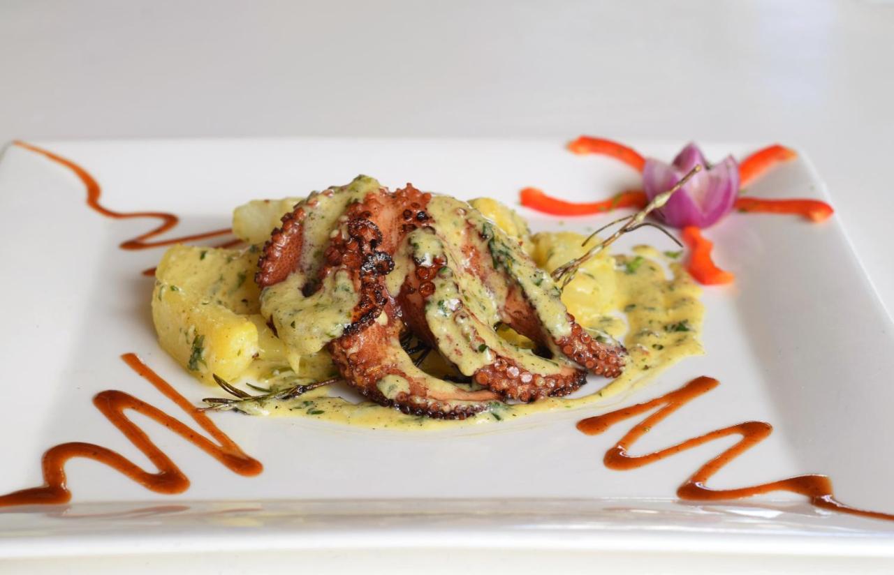 Puerto Blanco Marina & Hotel - 4