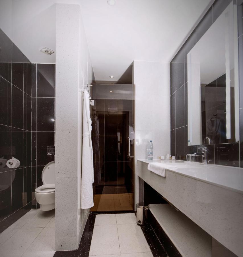 Krystal Palace Douala photo