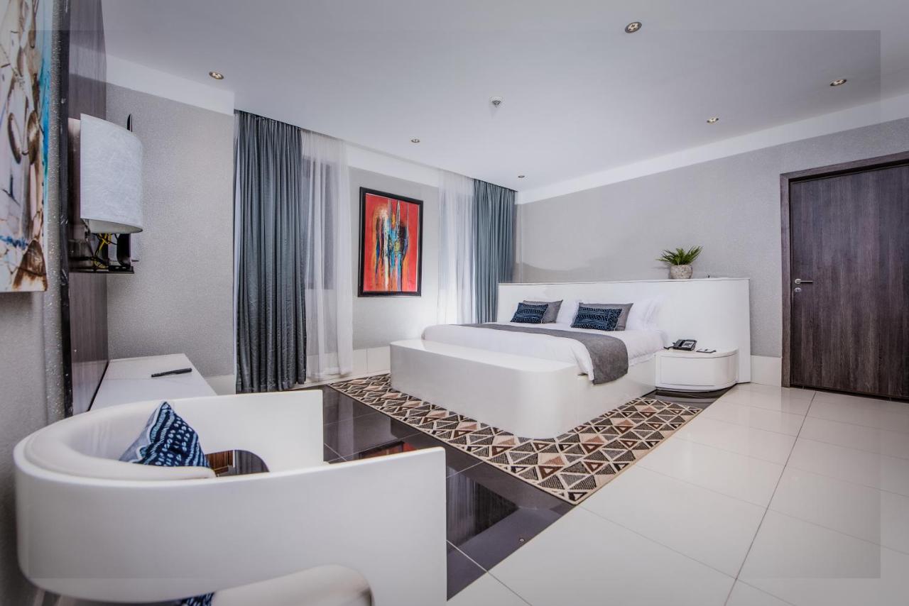 Krystal Palace Douala photo
