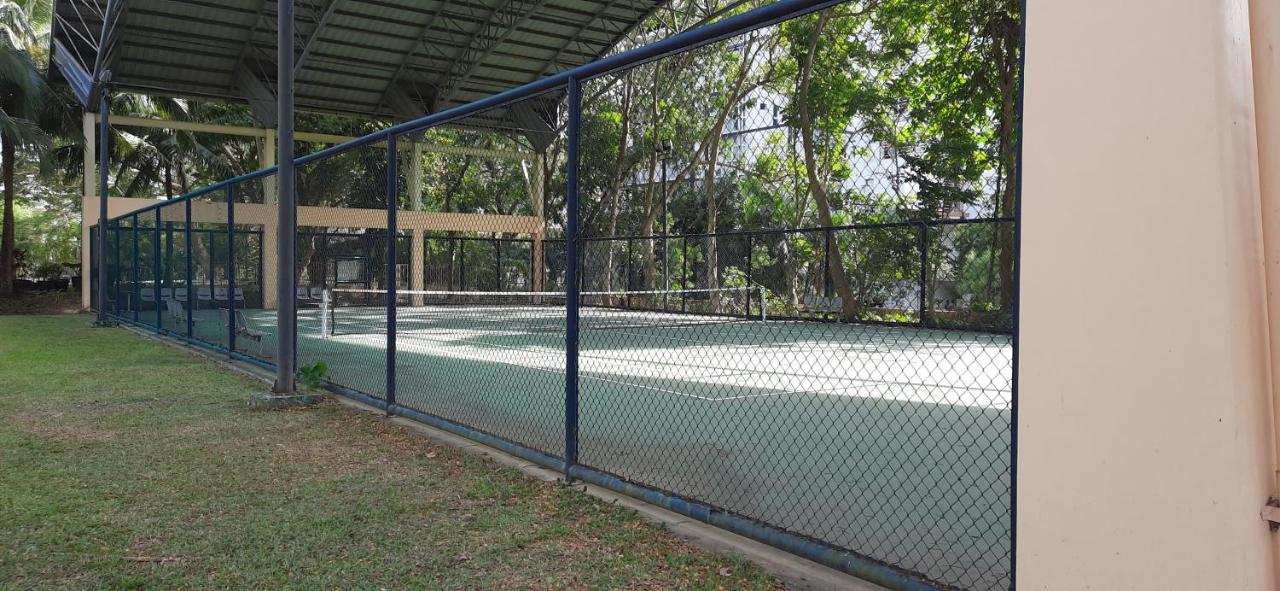 Tennis court: Pico de Loro Jacana B