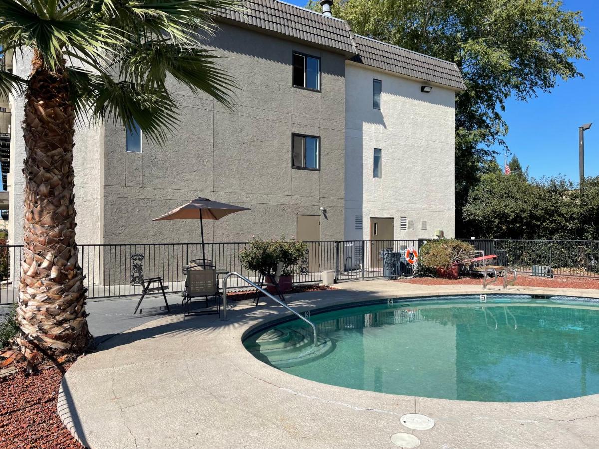 Nice Inn Motel - Yuba City — photo 18