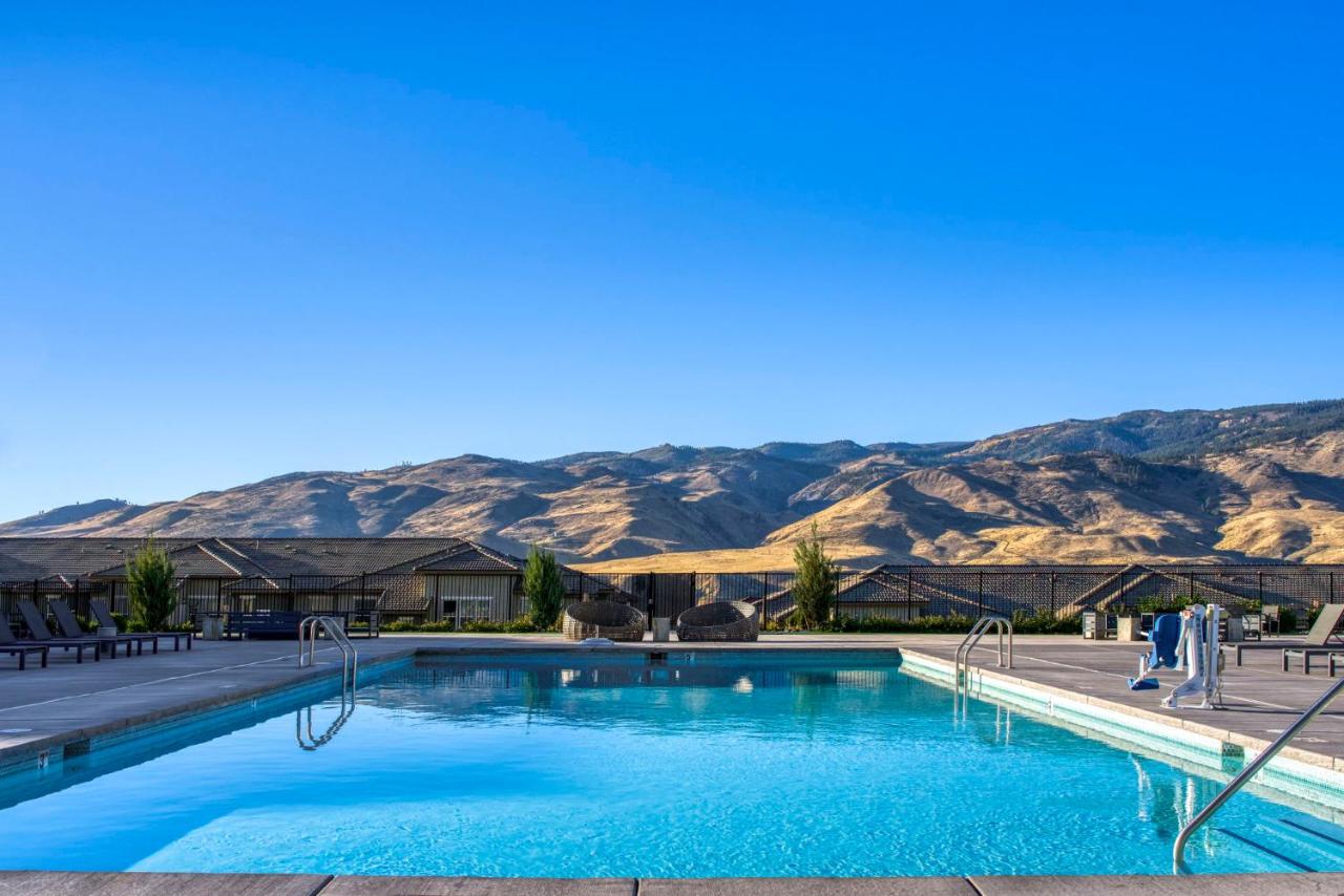 Heated swimming pool: Luxury Retreat - King Beds, Hot Tub, & Pool - Family & Remote Work Friendly