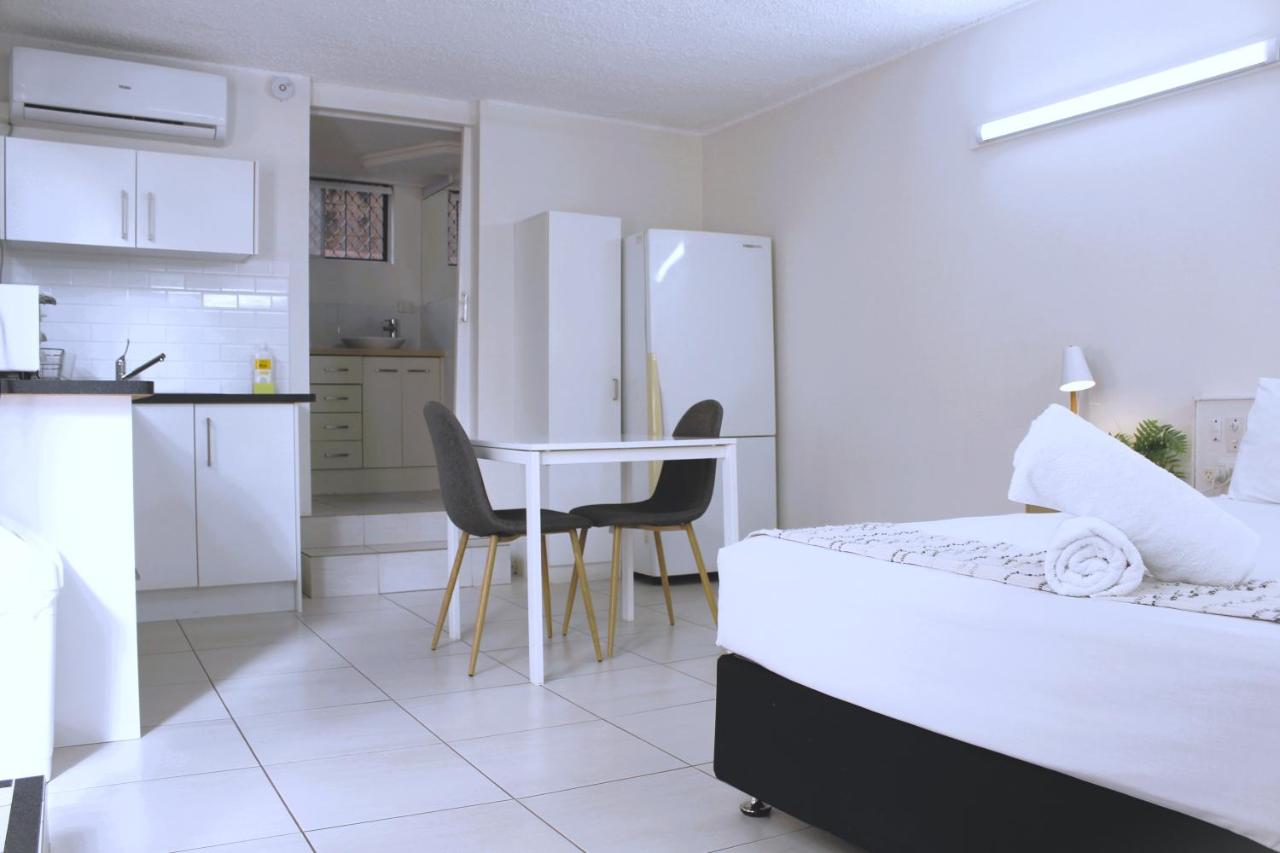 Camden Motor Inn photo