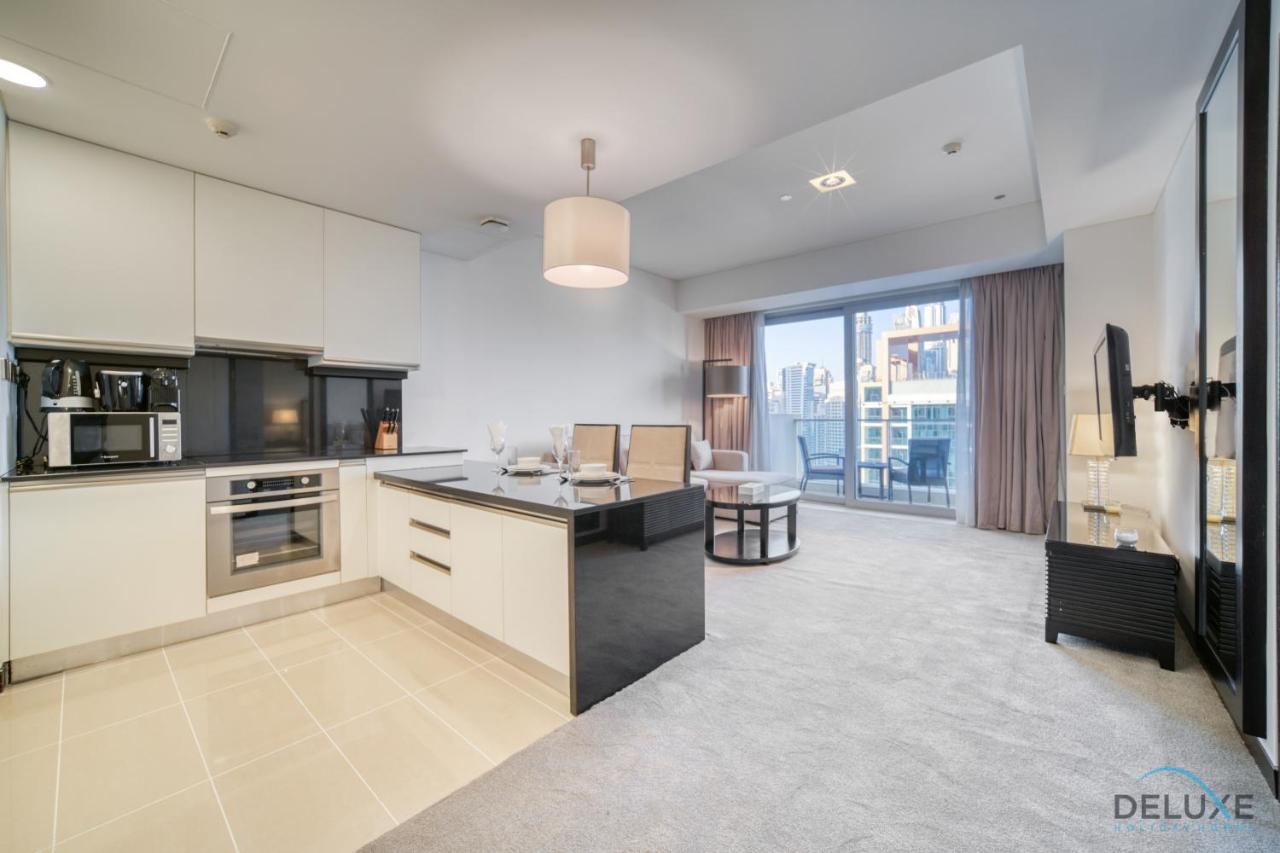 Pristine 1BR in The Address Residences Dubai Marina by Deluxe Holiday Homes - 4