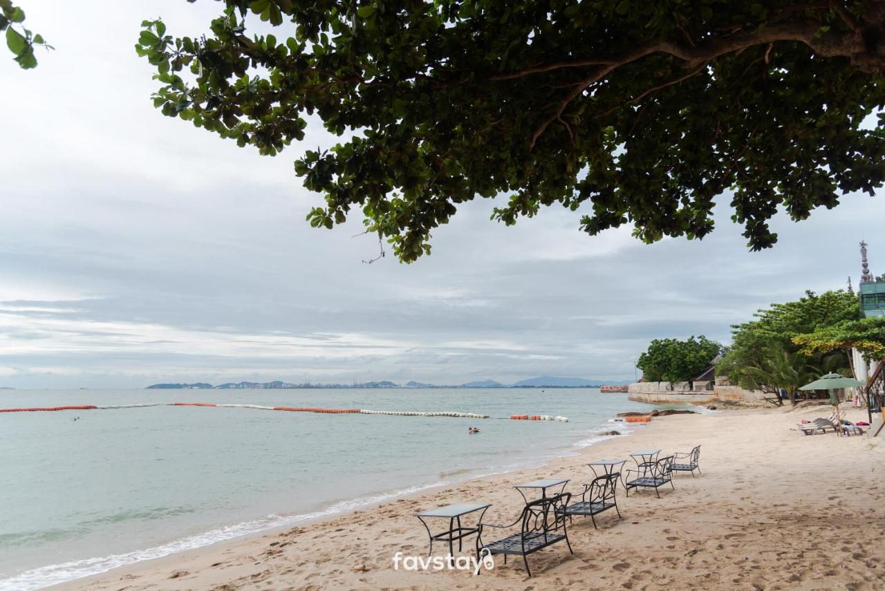 Beach: Modus Resort and Residence Pattaya