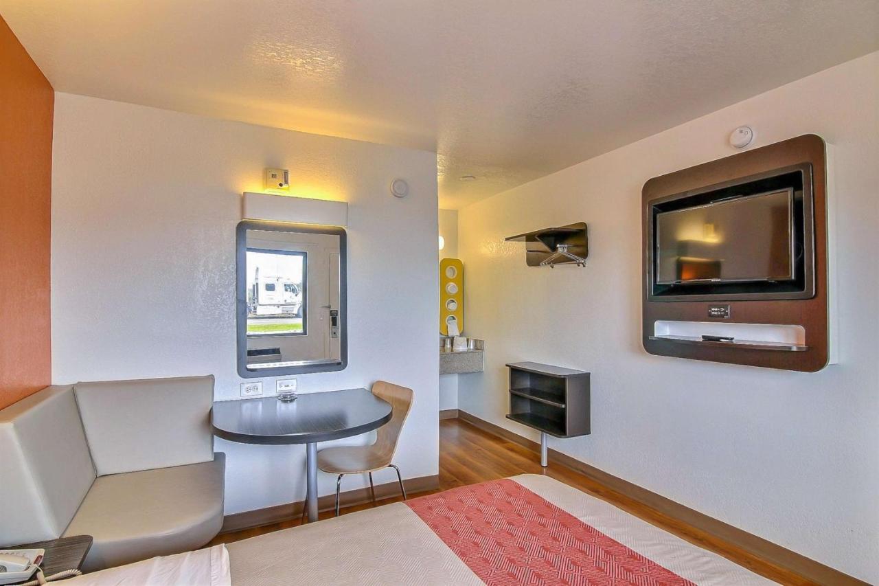 San Marcos Motel — photo 13