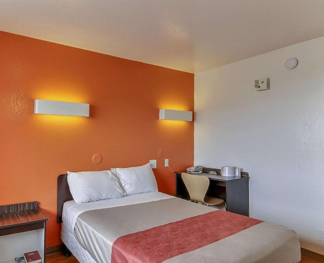 San Marcos Motel — photo 16