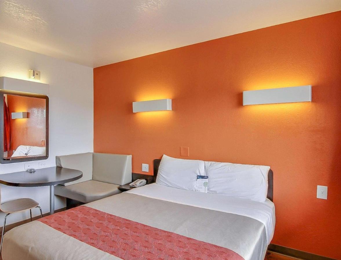 San Marcos Motel — photo 17
